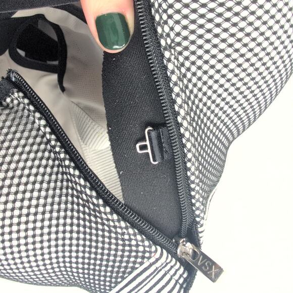 Victoria's Secret Sports Bras (2) HIgh Impact Incredible Underwire Size 36D - Picture 7 of 8